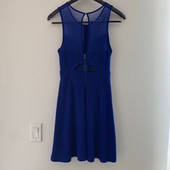 Urban Outfitters - Skater Dress w. Mesh Cut Outs. - Picture 4 of 5